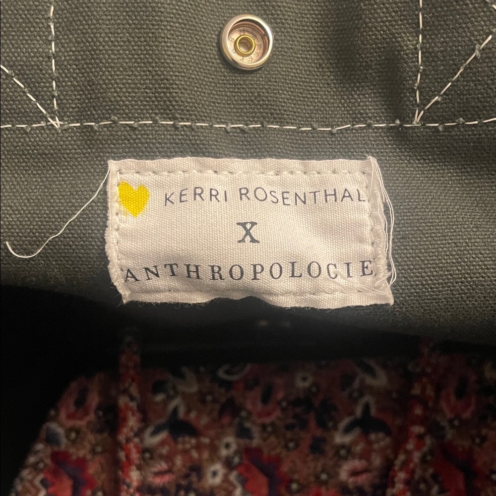 Elegant Dark Green Tote Bag with Heart Detail - Picture 2 of 2